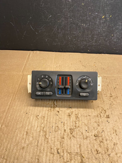 2003-2006 GMC Chevrolet  Envoy Trailblazer Climate Control A/C  Panel AC4678 DG0