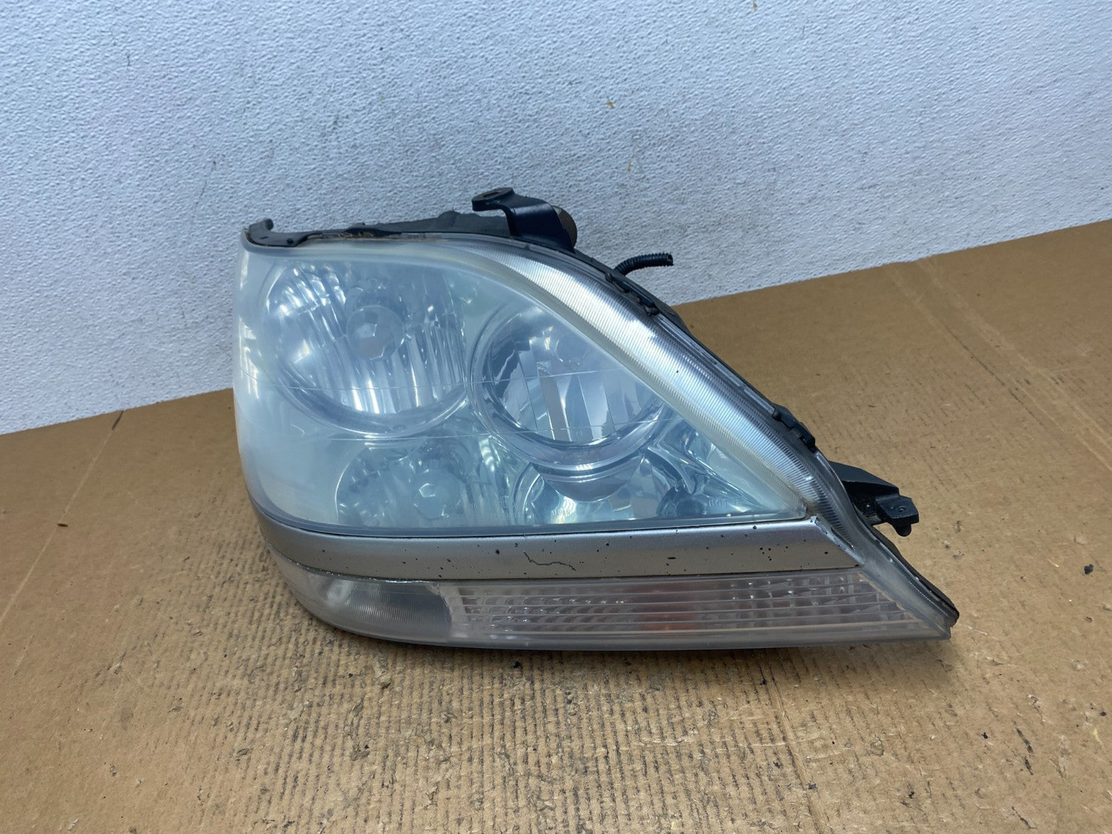 2001 2002 2003 Lexus RX300 Right Passenger Headlight Xenon HID AE2881 DW1