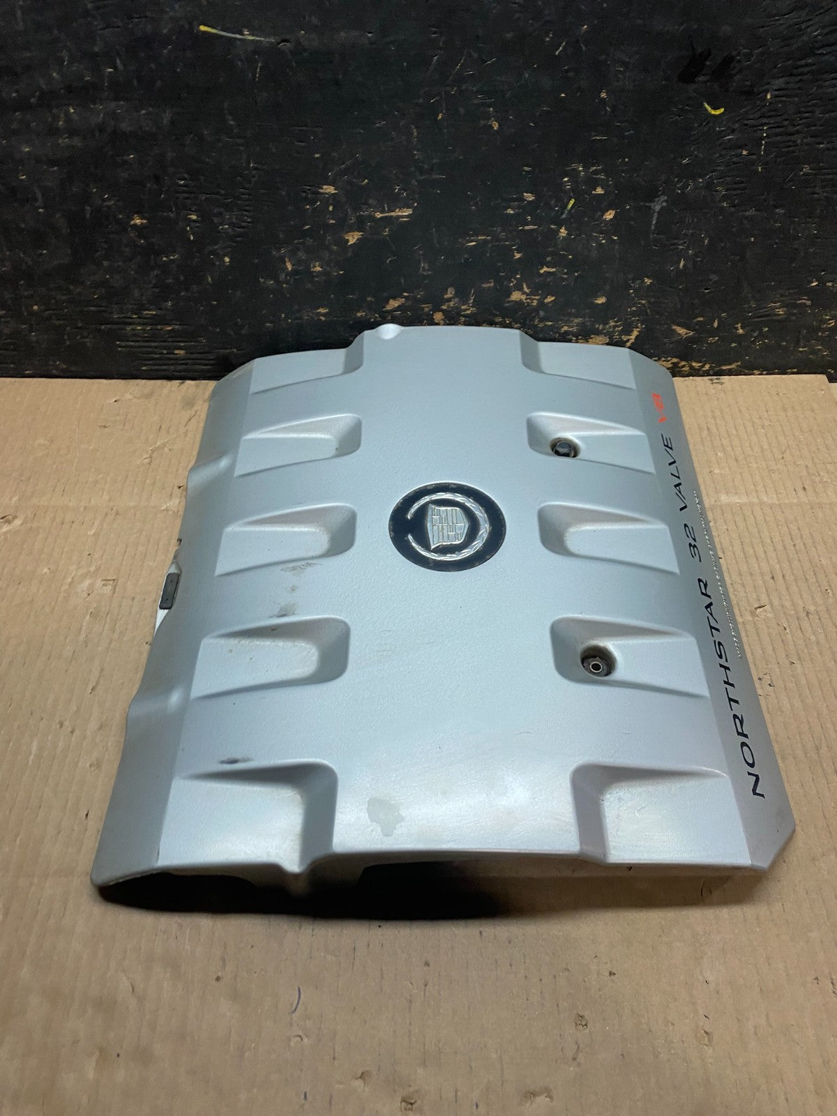 2001 to 2004 Cadillac Deville Seville Northstar Engine Motor Cover W5760 DG3