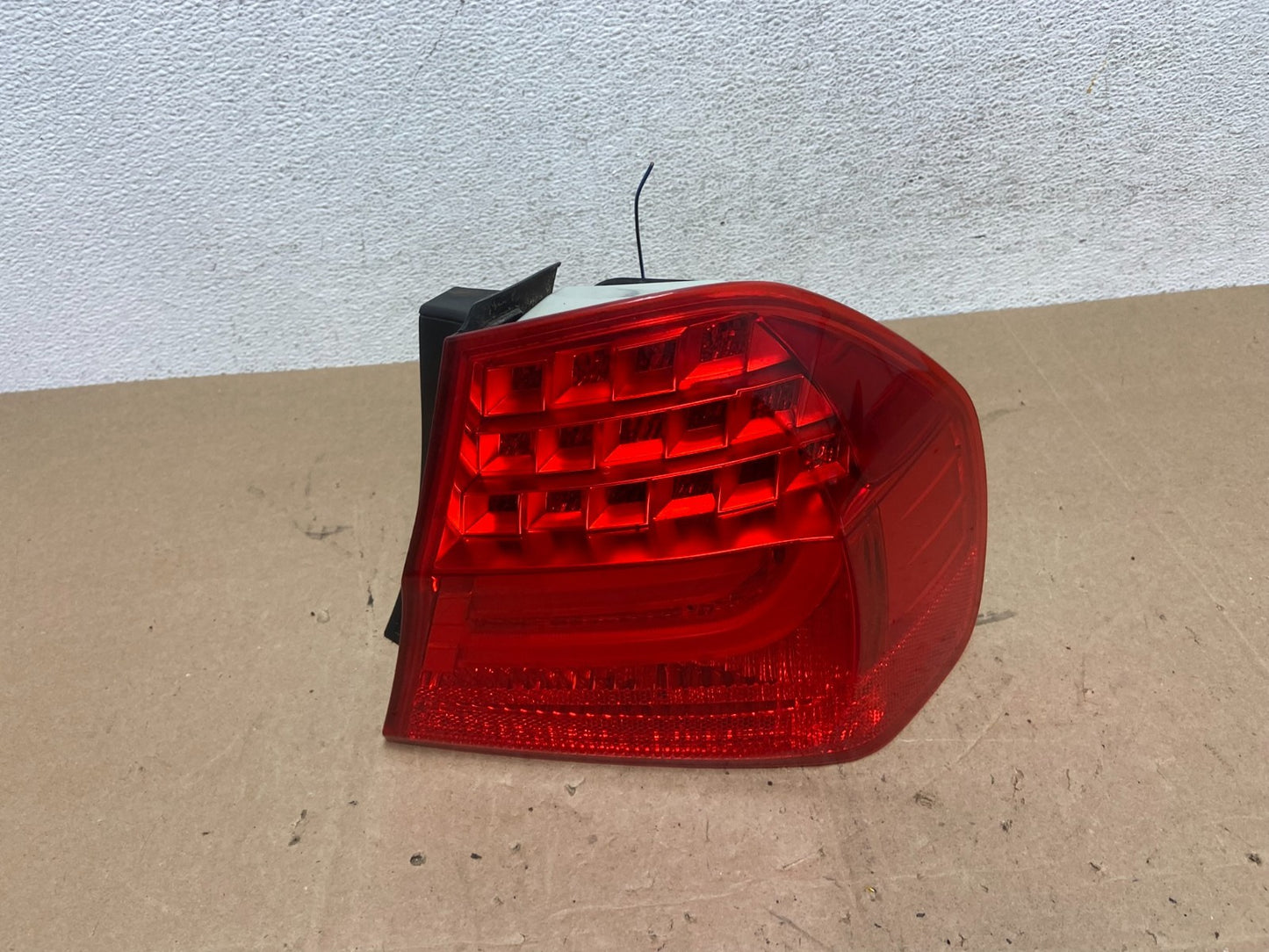 2009 2010 BMW 328i 3 Series Right Passenger RH Side Tail Light AE5996 DW0