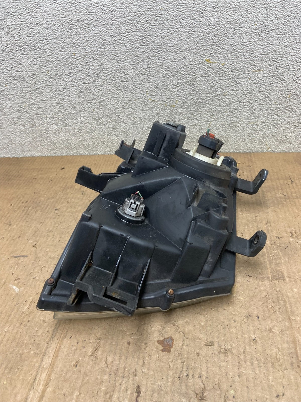 2005 - 2015 Nissan Xterra Driver Left LH Side Headlight AA6956 DW6