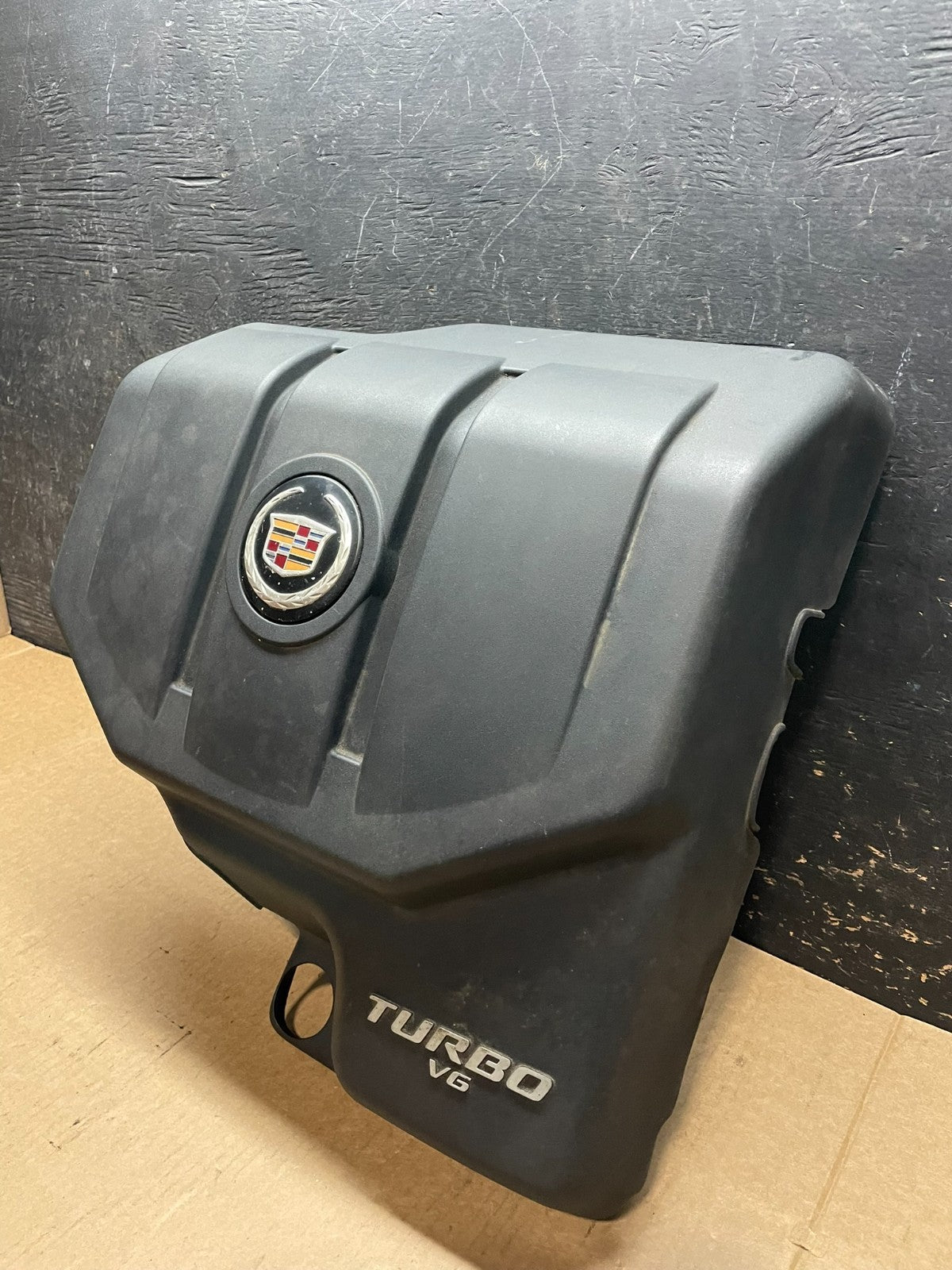 2010 to 2011 Cadillac SRX Engine Cover 2.8L 19420814 Y9495 PS2