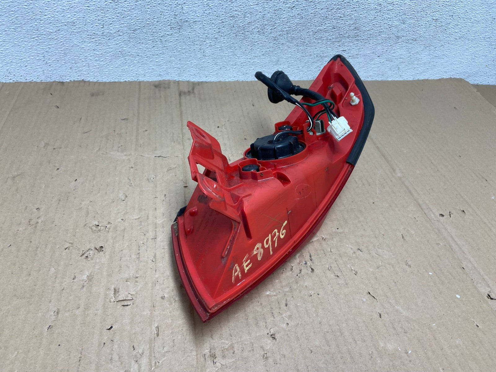 2003-2008 Infiniti FX35 FX45 Driver Left LH Side Tail Light AE8976 LK6