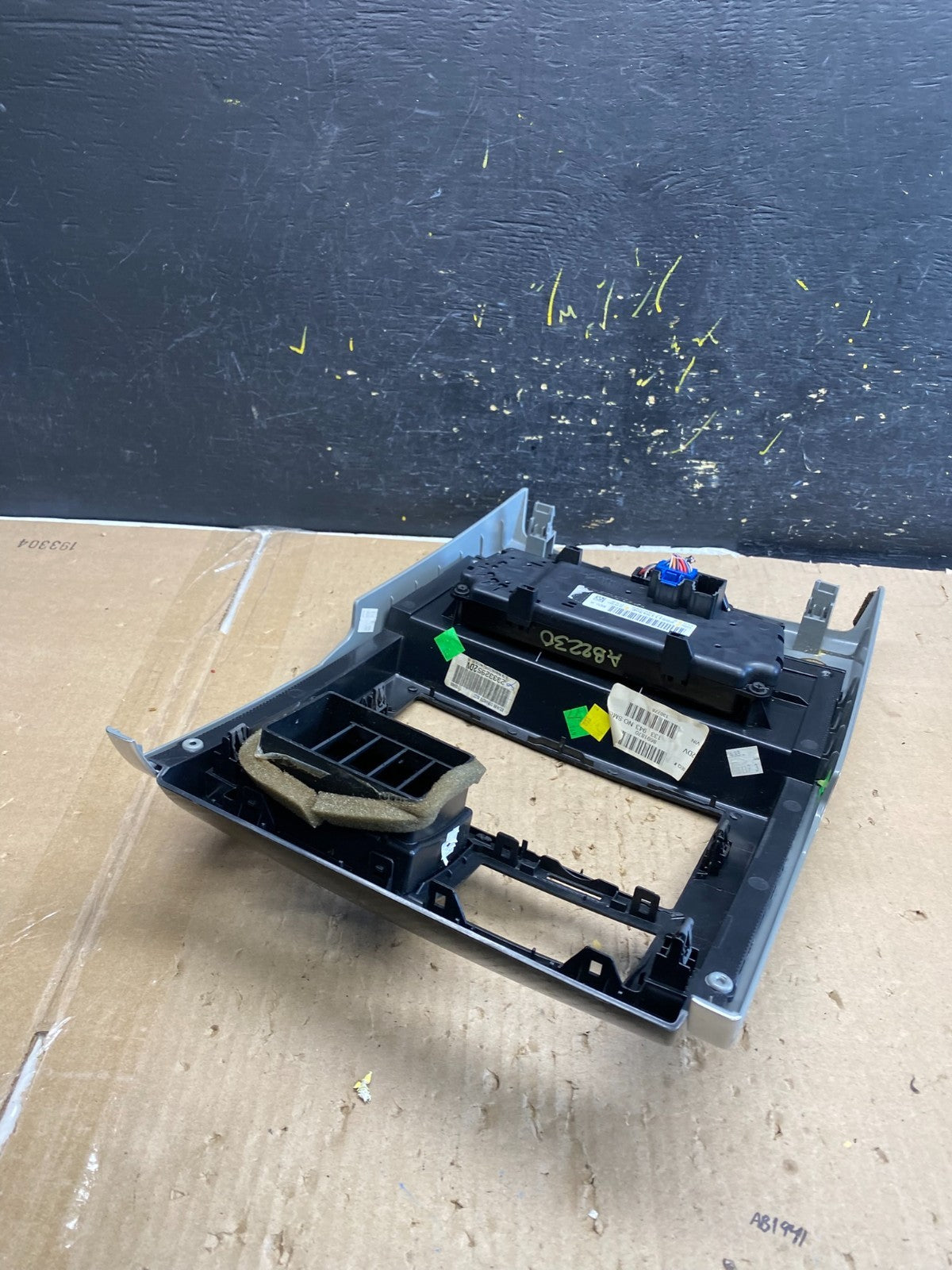 2008 to 2012 Jeep Liberty Dash Climate Temperature Control Radio Bezel ab2230 DG3