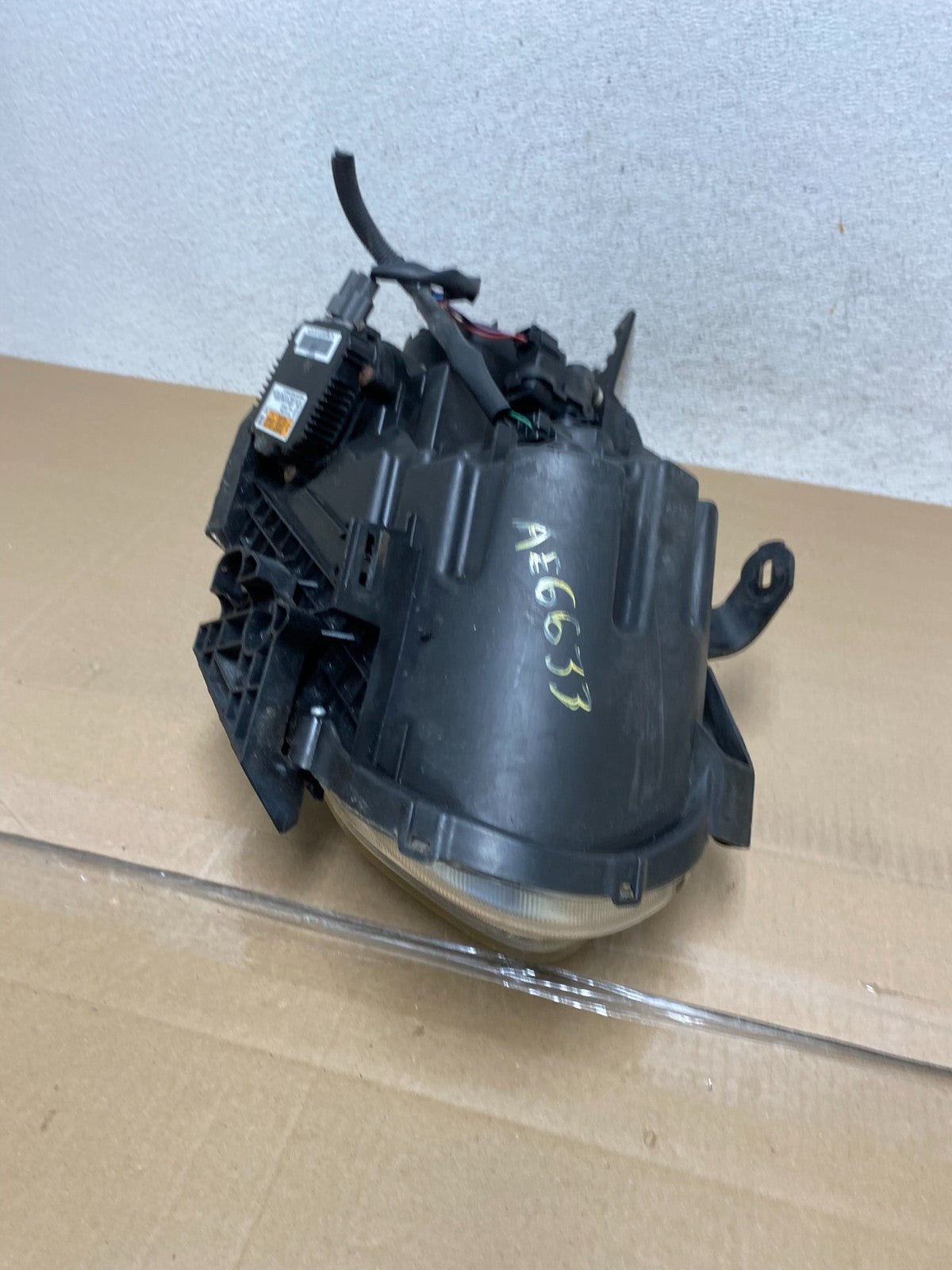 2008 to 2013 Nissan Rogue HID Xenon Headlight Left Driver Lh Side AE6633 DW10