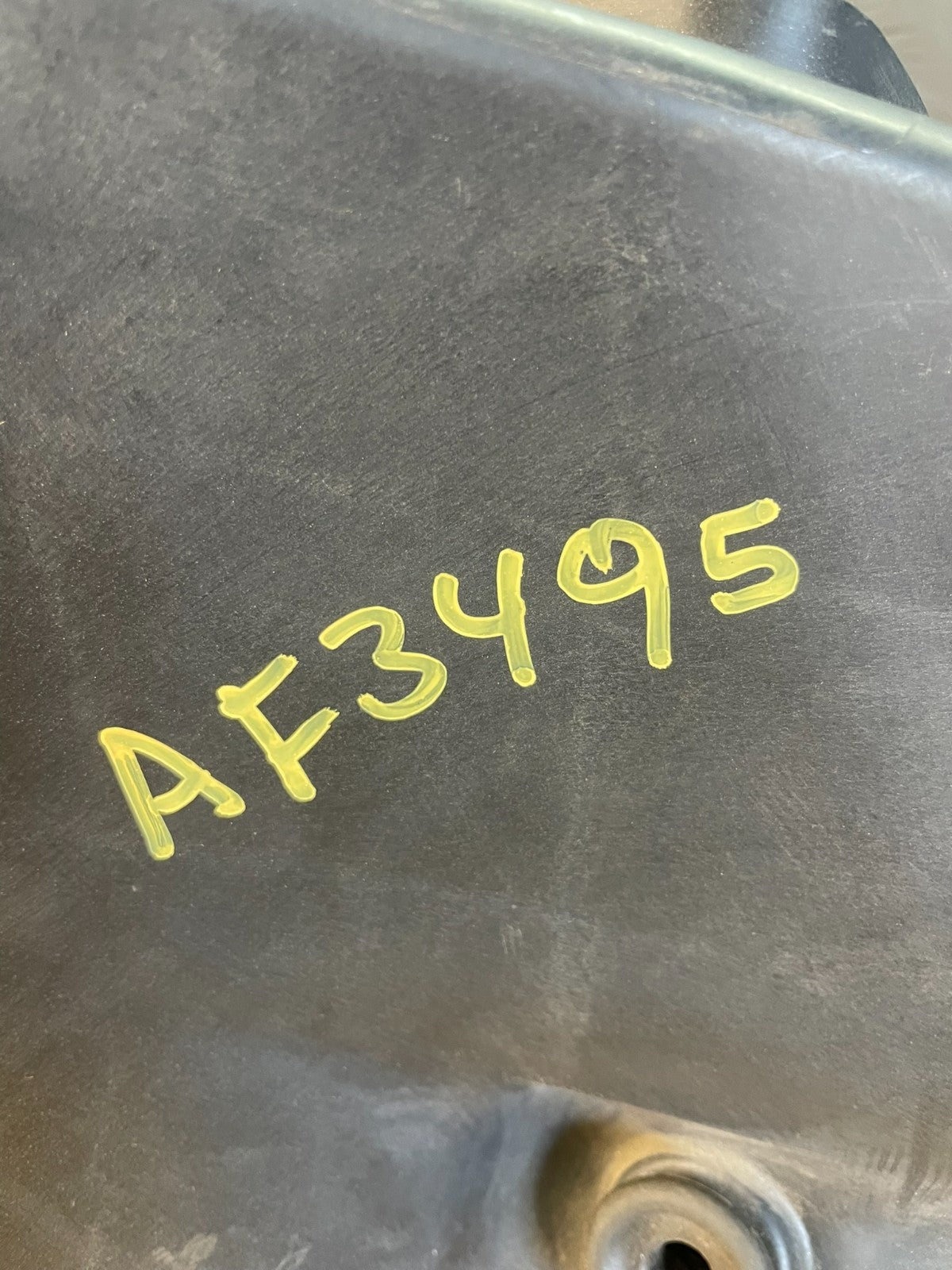 2011 - 2021 Dodge Durango 3.6L Air Filter Cleaner Box AF3495 DW6