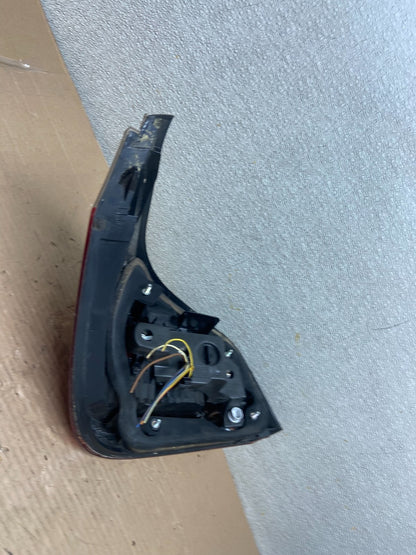 2008 2009 2010 BMW 5 525i 530i Right Passenger Rh Tail Side Light Oem AA9333 LK6
