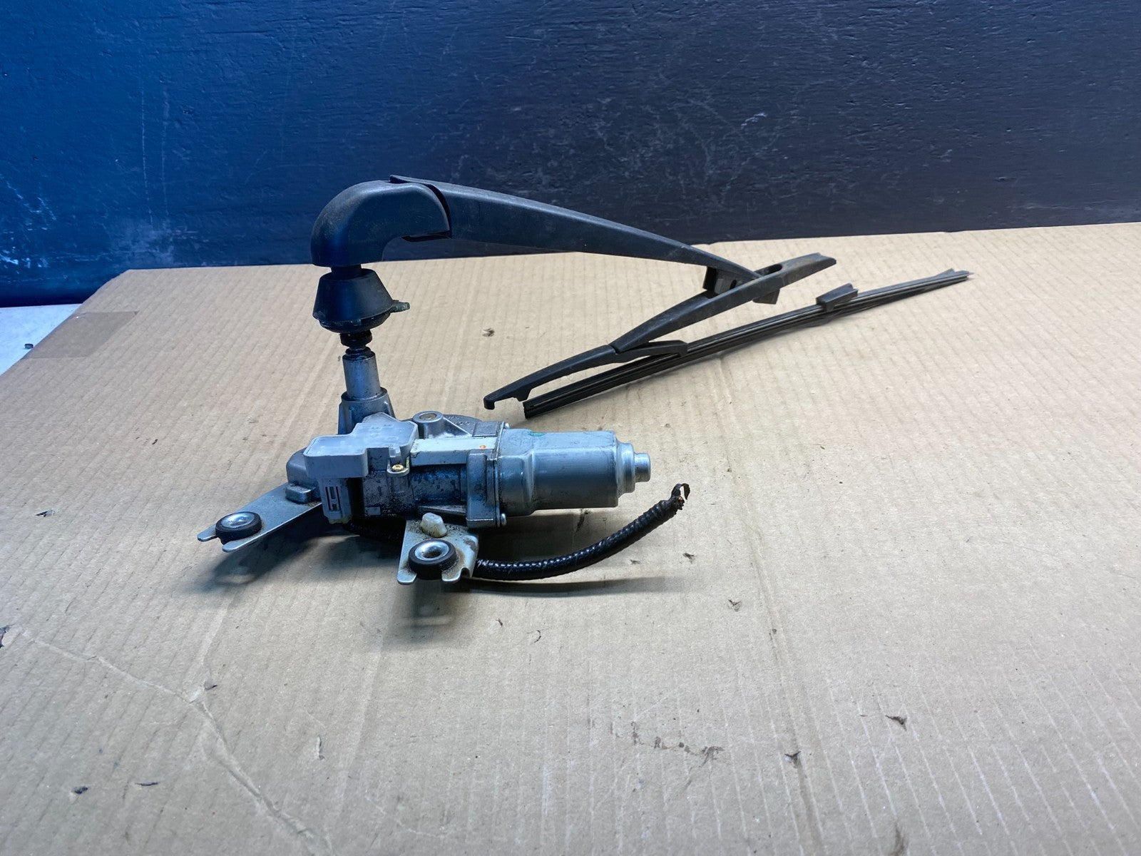 2009-2017 Infiniti FX35 FX50 Rear Liftgate Back Window Wiper Motor AC0870 PS1