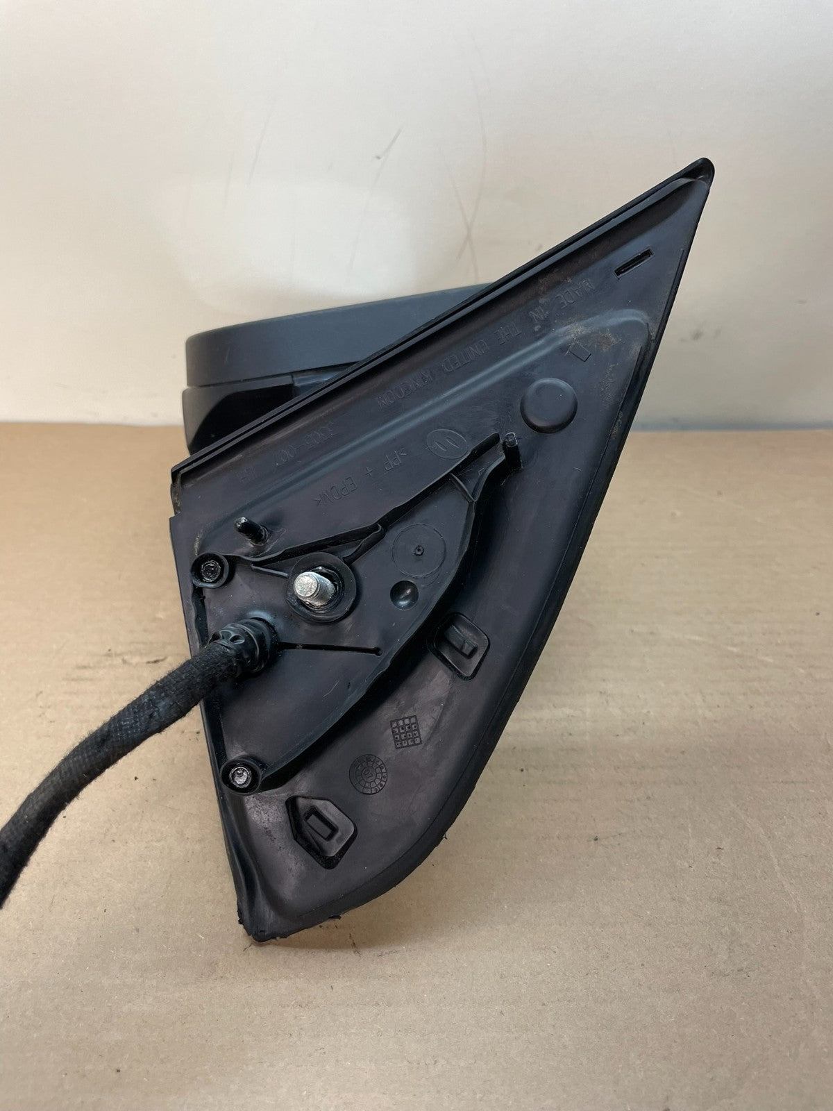 2007 to 2014 Volvo XC90 Left Driver View Door Turn Signal Mirror AH8791 DW4