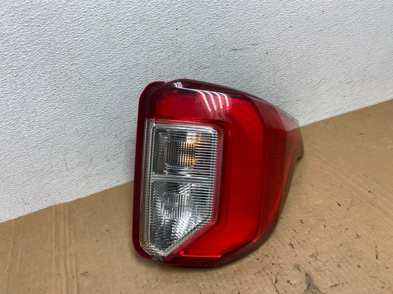 2020 2021 2022 2023 Ford Explorer Right Passenger Side Tail light AD3216 LK2
