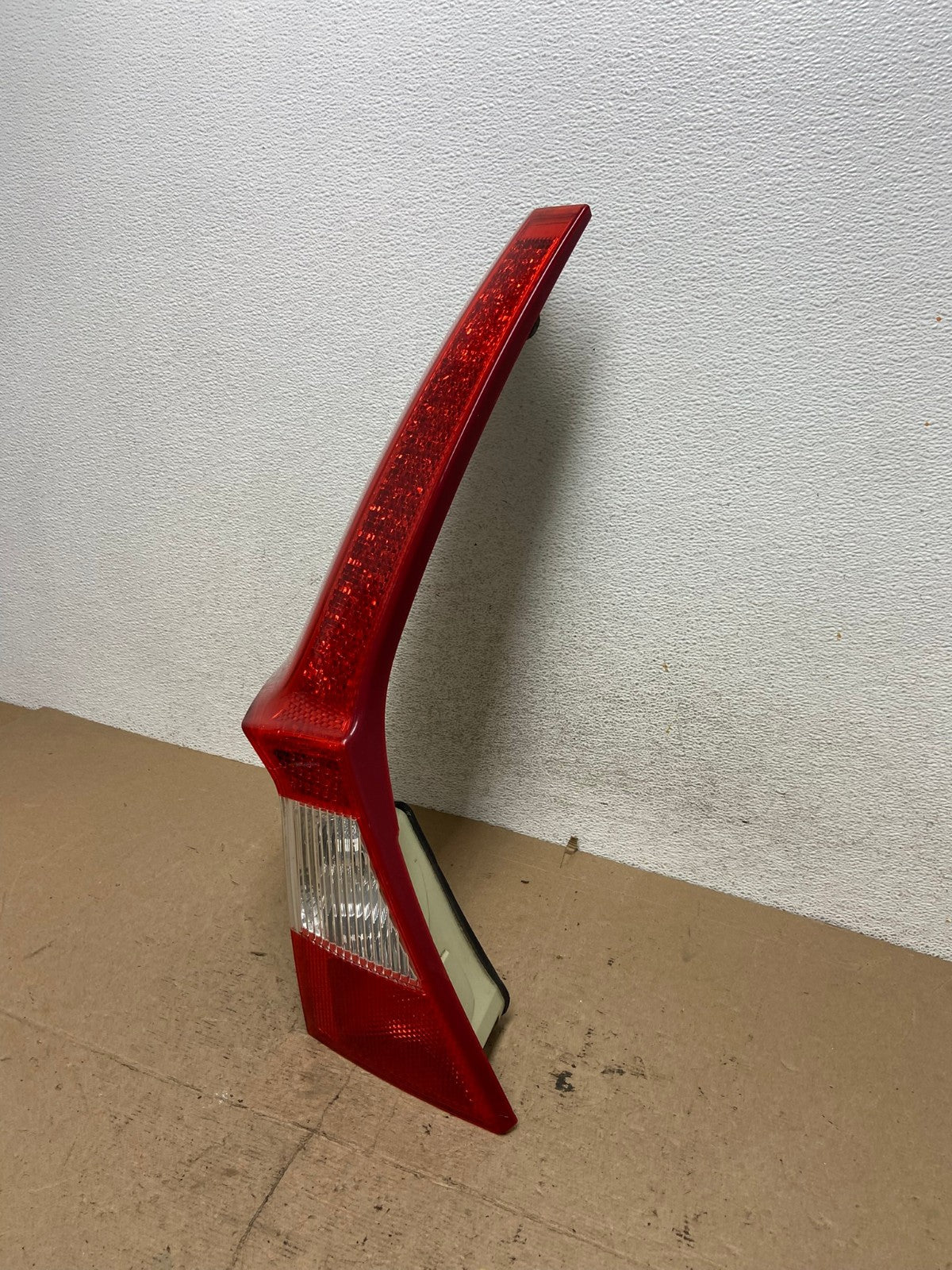 2008 to 2013 Volvo XC70 V70 Left Driver Tail Light Upper AF5680 LK1
