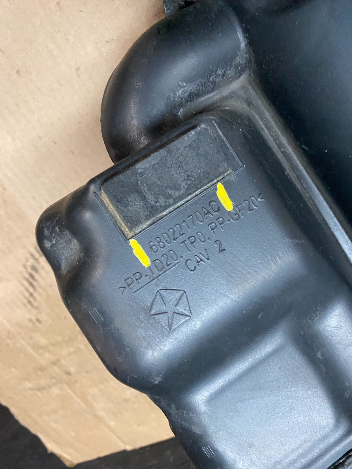 2011 - 2013 Dodge Durango 3.6L Resonator Air Intake Tube OEM  u7736 DG8