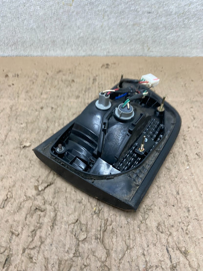 2001 - 2003 Toyota Sienna Left Driver Side Inner Tail Light OEM Y4743 PS5