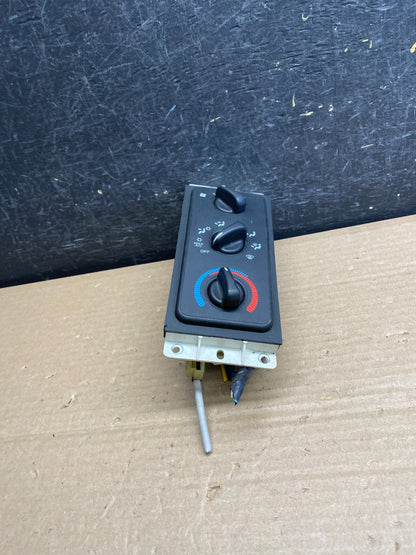 1998 to 2001 Dodge Ram 1500 Temperature Climate Control Heat AC Heater AG0109 DG0