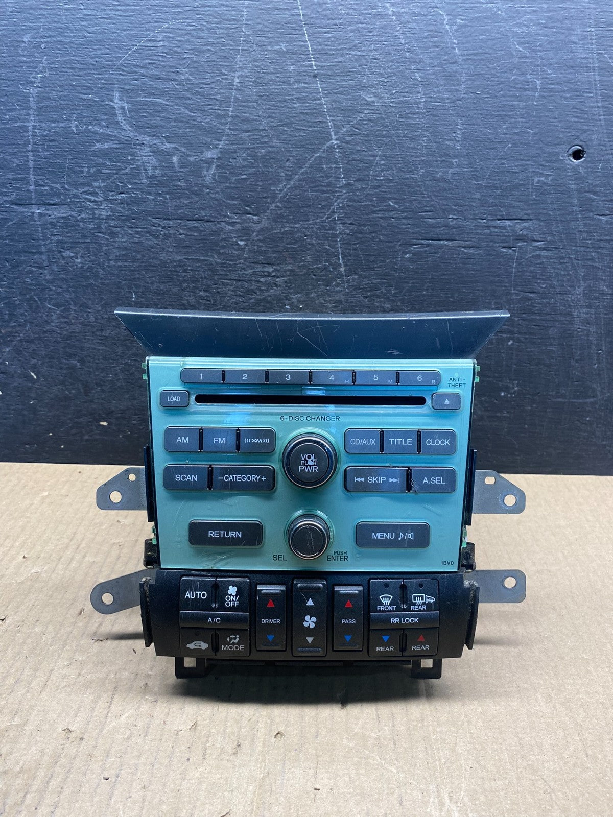 2009 to 2011 Honda Pilot AM FM CD Audio Radio Player Climate Control ag3988 DG0