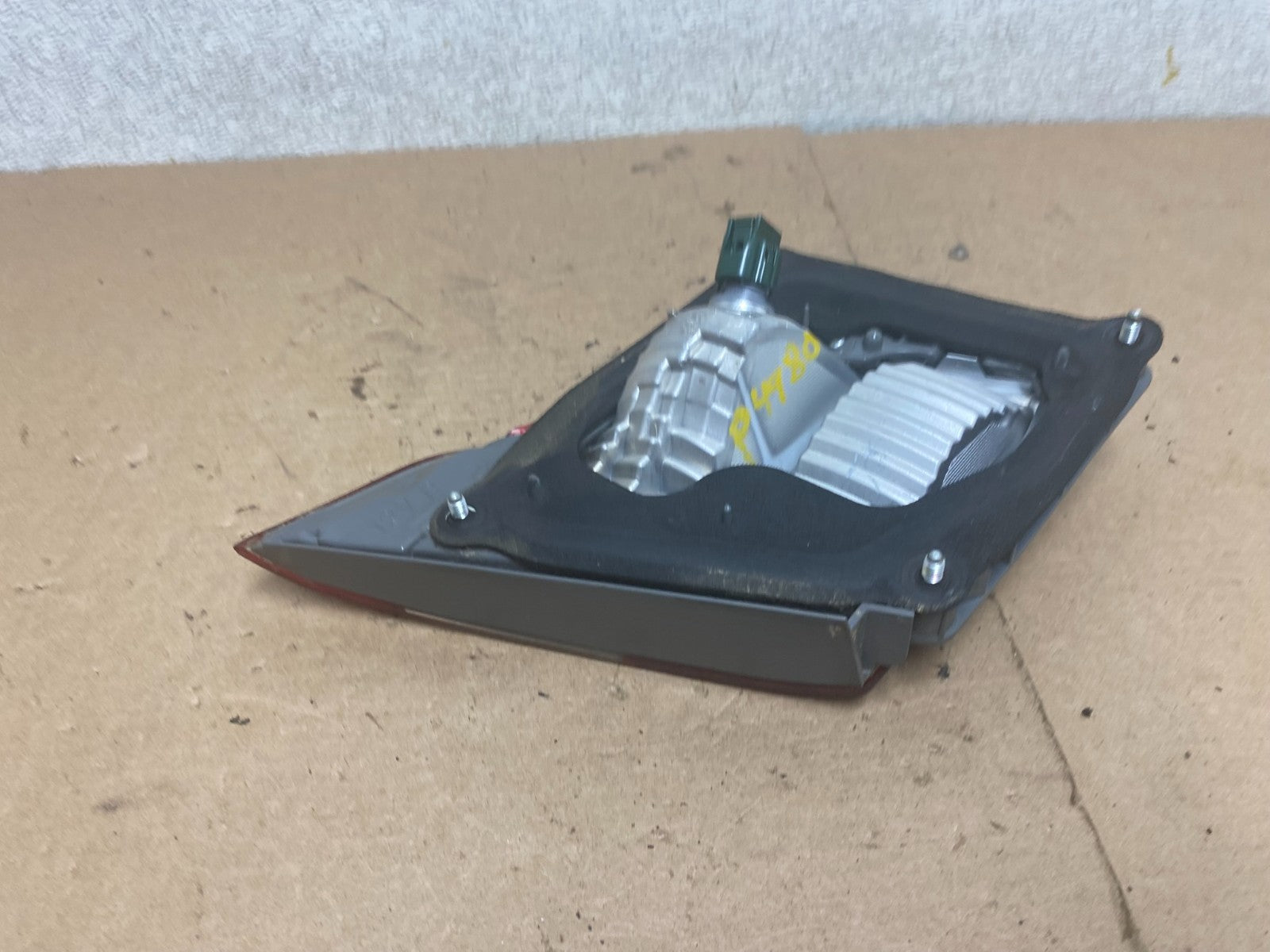 2011 2012 2013 Infiniti M37 M56 Right Passenger RH Inner Tail Light P4980 DW6