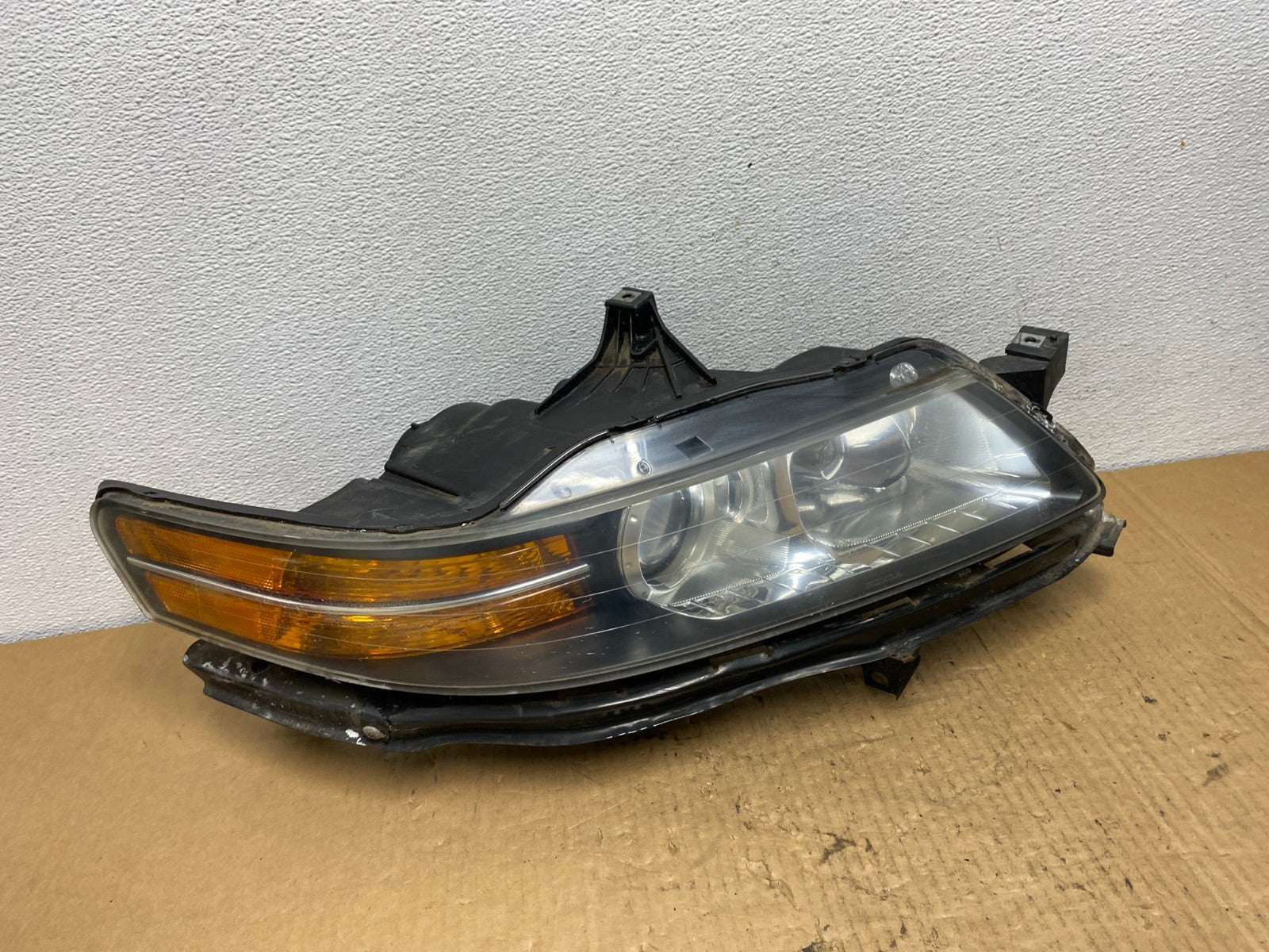 2004 2005 2006 Acura TL Headlight Right Passenger Side Xenon HID AC7776 DW0