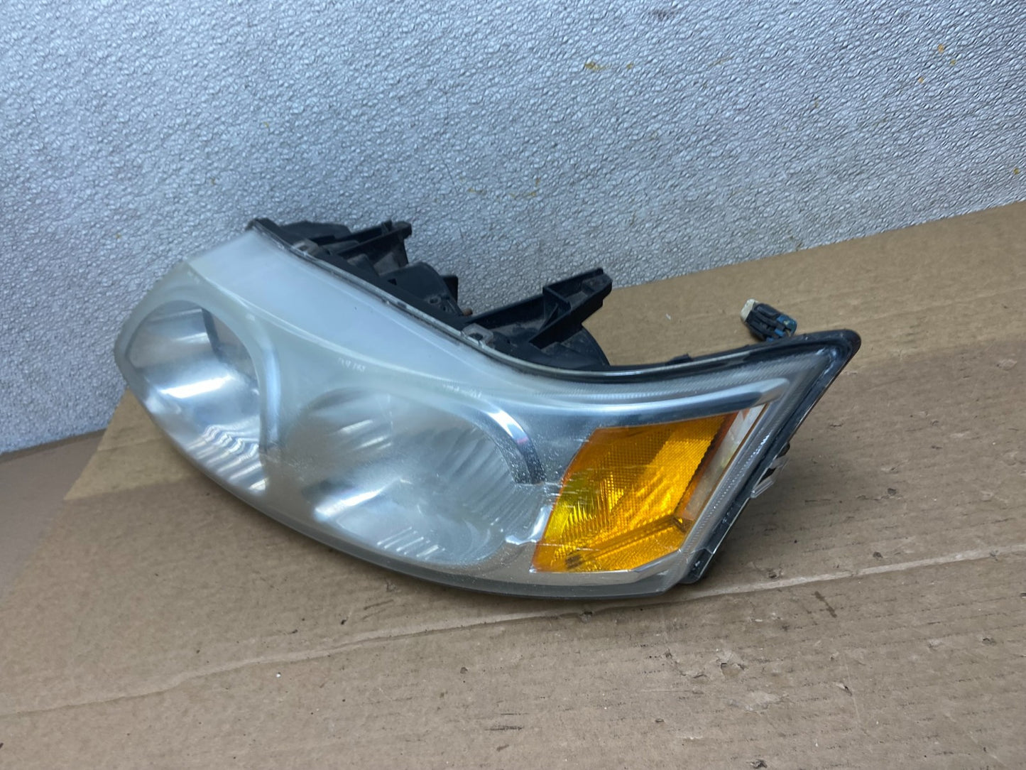 2003 to 2007 Saturn Ion Halogen Headlight Left Driver LH Side AD2459 DW1
