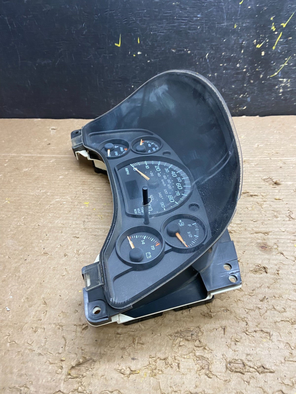 2004 to 2007 Chevrolet Express Speedometer Cluster Gauge OEM W3426 DG2