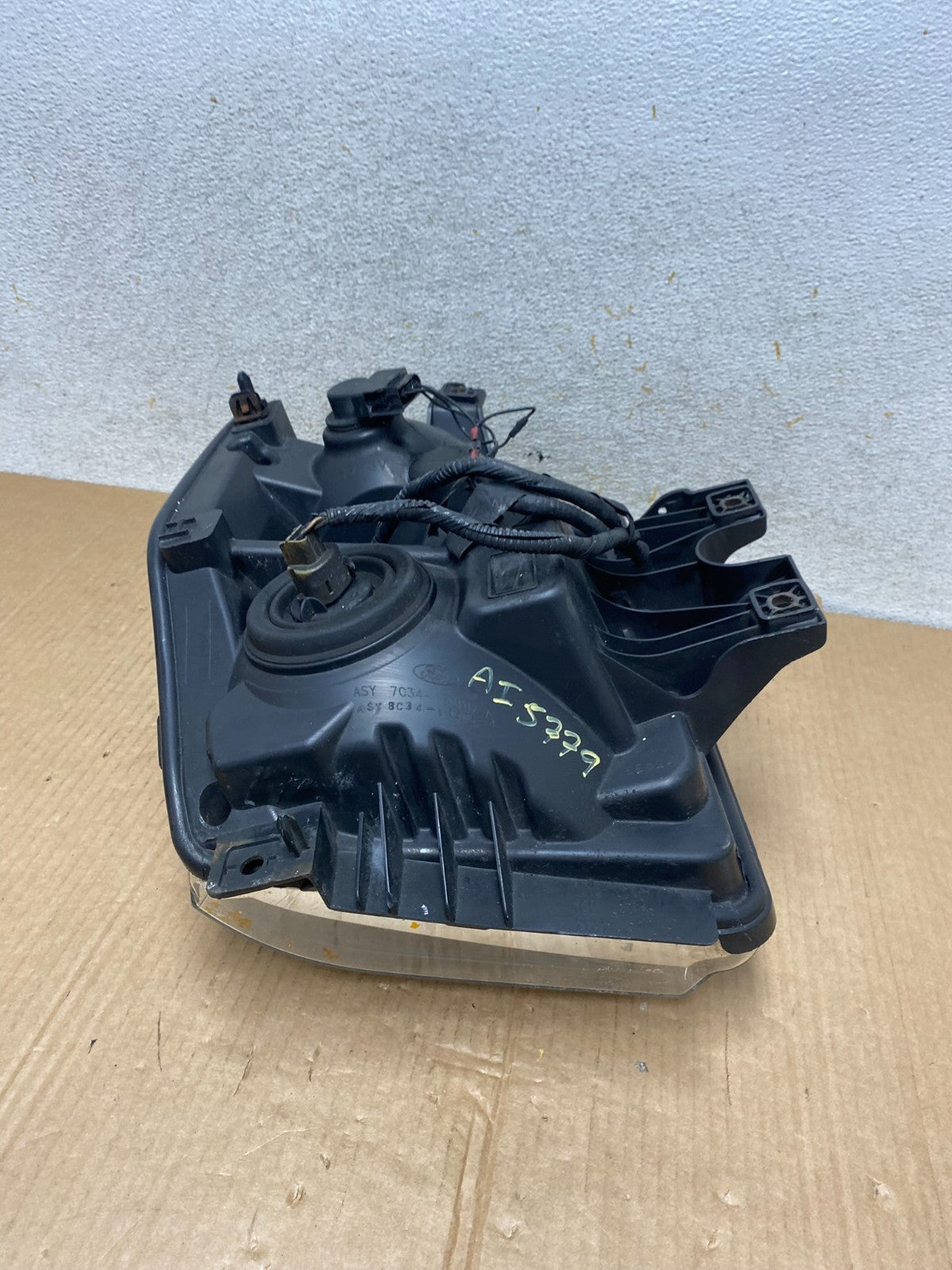 2008 to 2010 Ford F250 Super Duty Left Driver LH Side Headlight AI5779 DW7