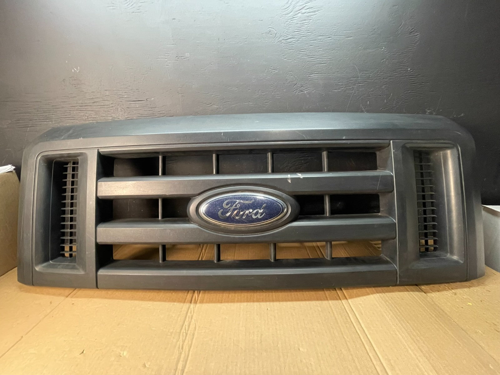 2008 to 2014 Ford Econoline E150 E250 Front Upper Black Grill Grille AC5336 DG0
