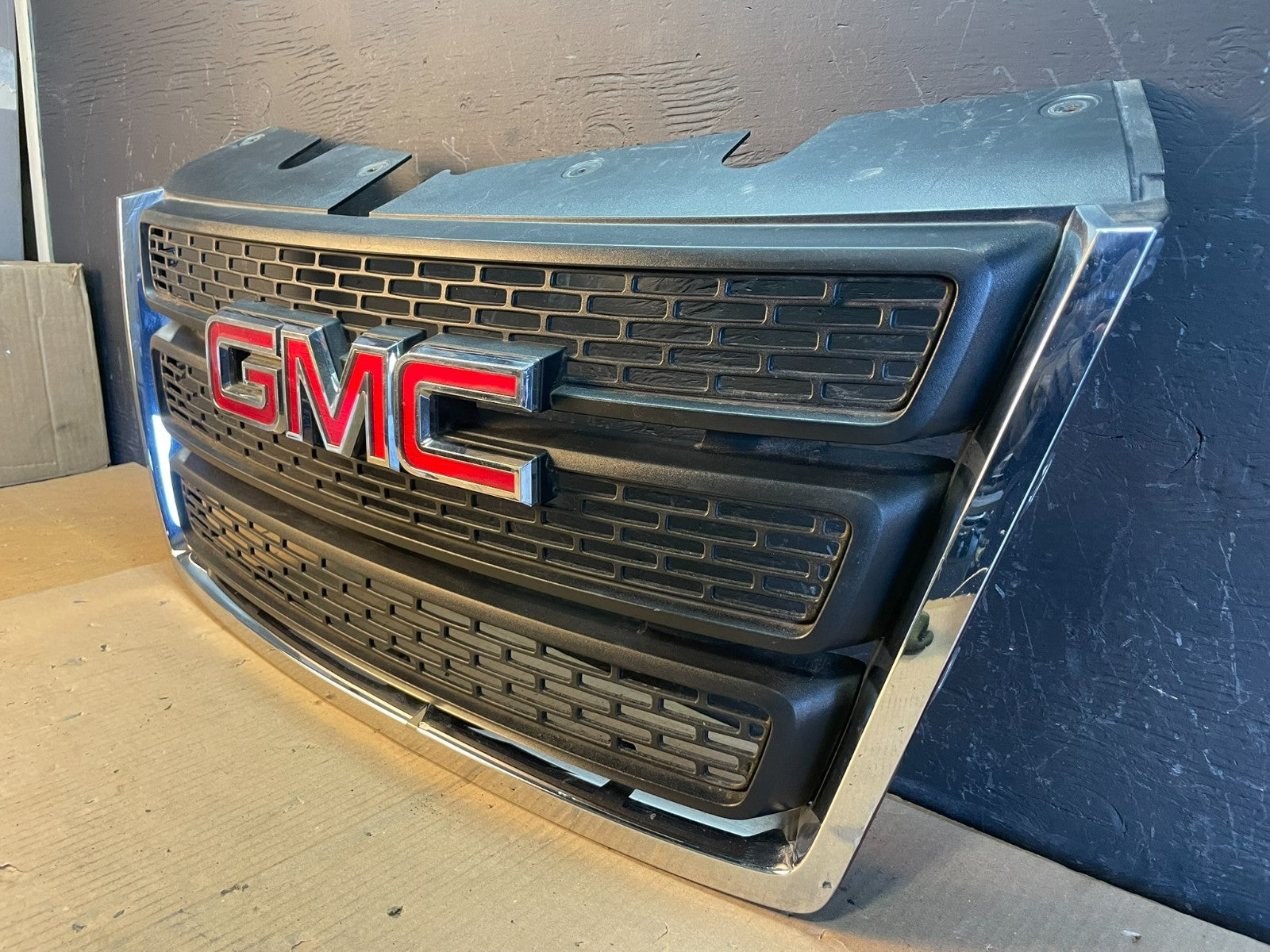 2010 to 2015 Gmc Terrain Front Upper Grill Grille Aftermarket AB7886 DG2