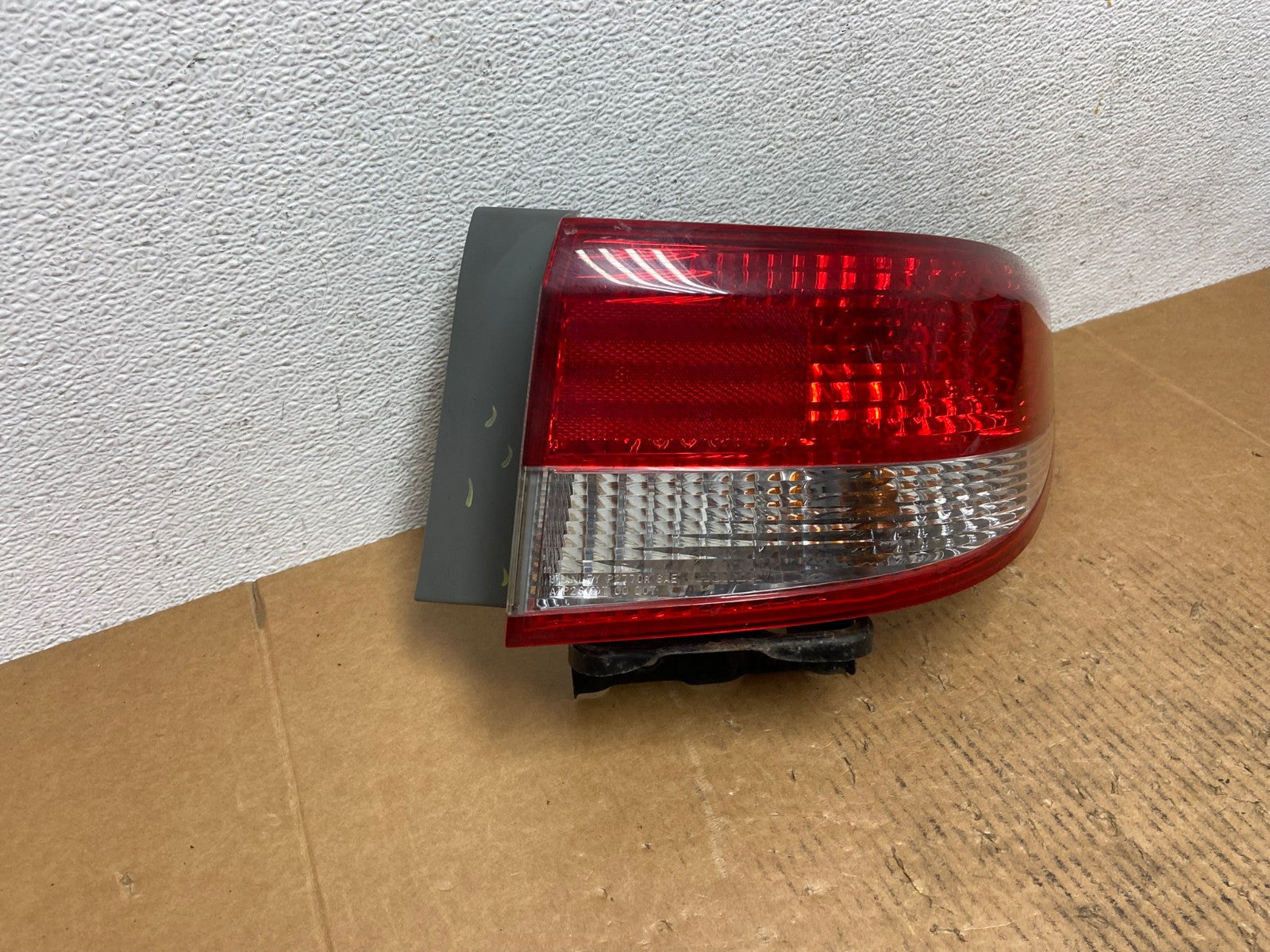 2003 to 2004 Honda Accord Sedan Right Passenger Rh Side Tail light AE0233 LK2