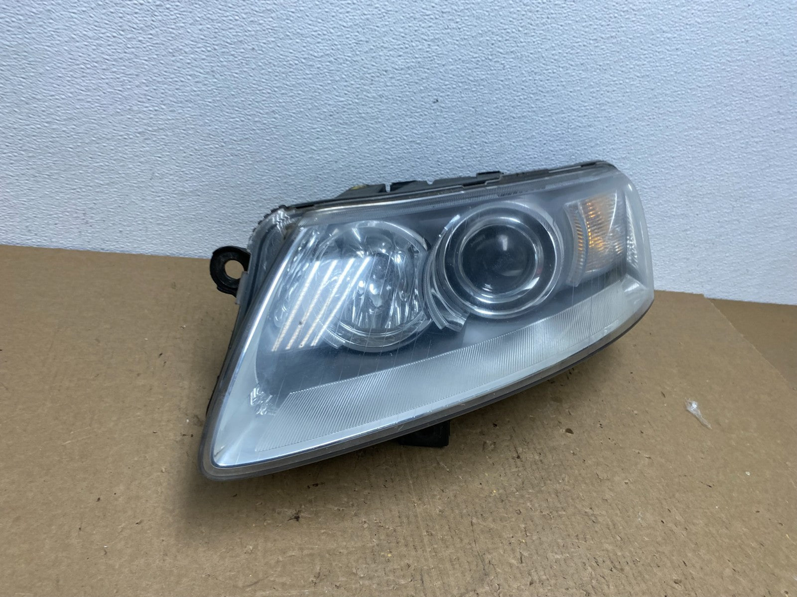 2005 to 2008 Audi A6 Left Driver Side Headlight Xenon HID OEM AC1370 DW2
