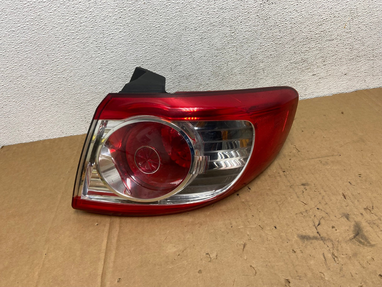 2010 to 2012 Hyundai Santa Fe Right Passenger RH Tail Light DEPO AD2827 LK0