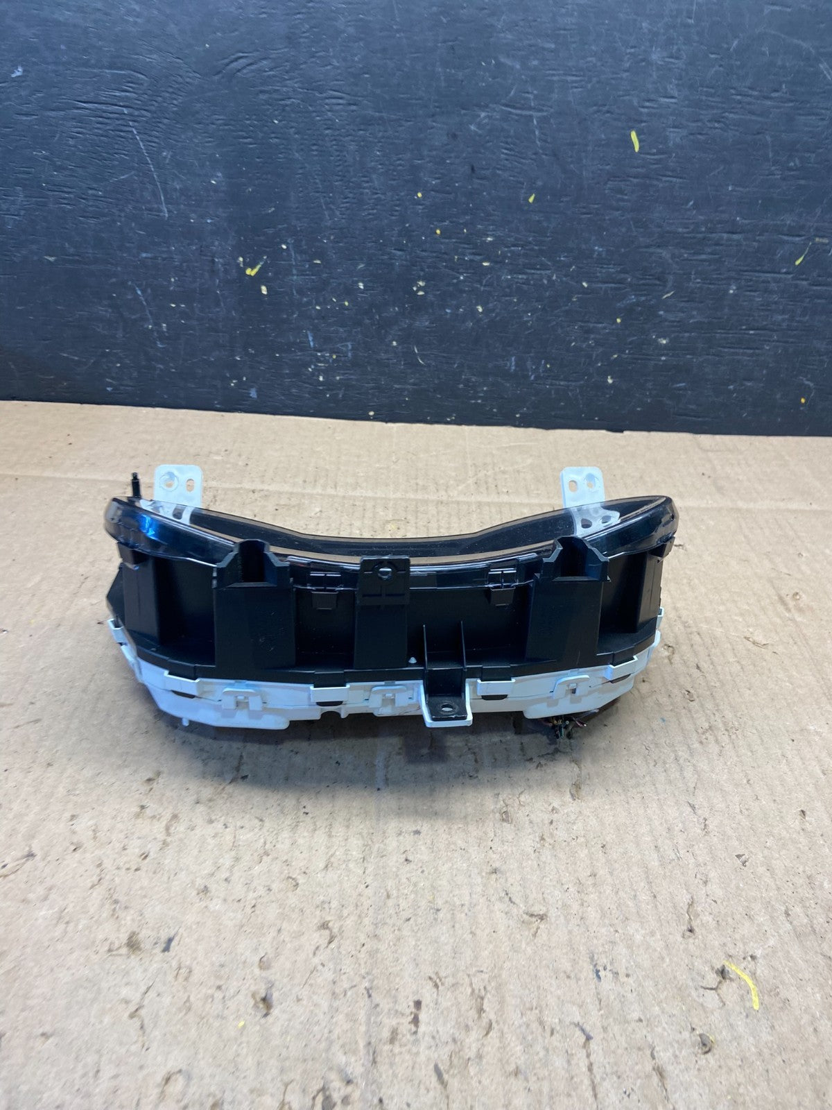 2007 2008 Mitsubishi Raider Speedometer Cluster Gauge 8100b200 Q0893 DG3