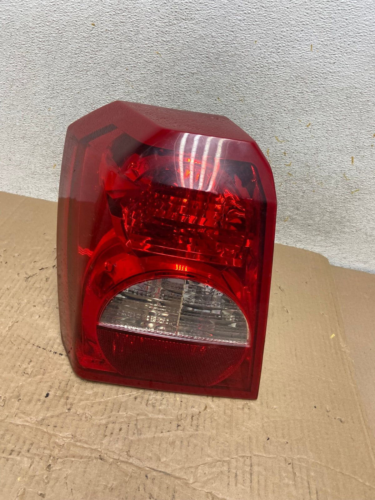 2008 2009 2010 2011 2012 Dodge Caliber Tail Light Left Driver Side AI1318 LK0