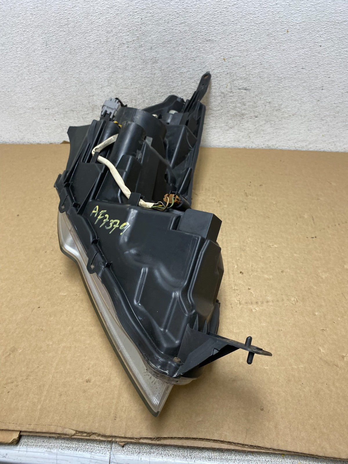 2010 2011 2012 Subaru Legacy Outback Left Driver Halogen Headlight AF7379 DW6