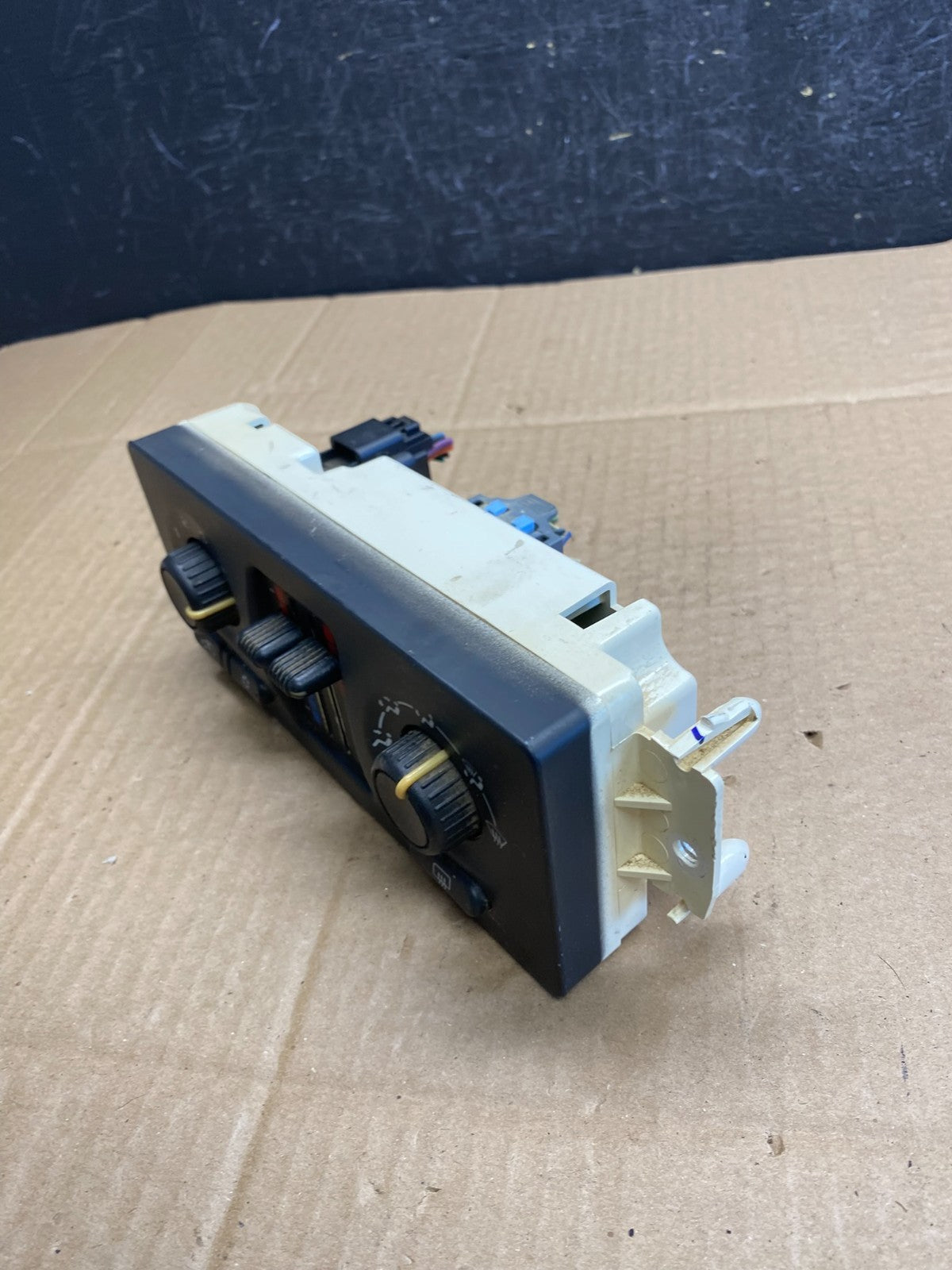 2003-2006 GMC Chevrolet Envoy Trailblazer Climate Control A/C Panel AC9343 DG2