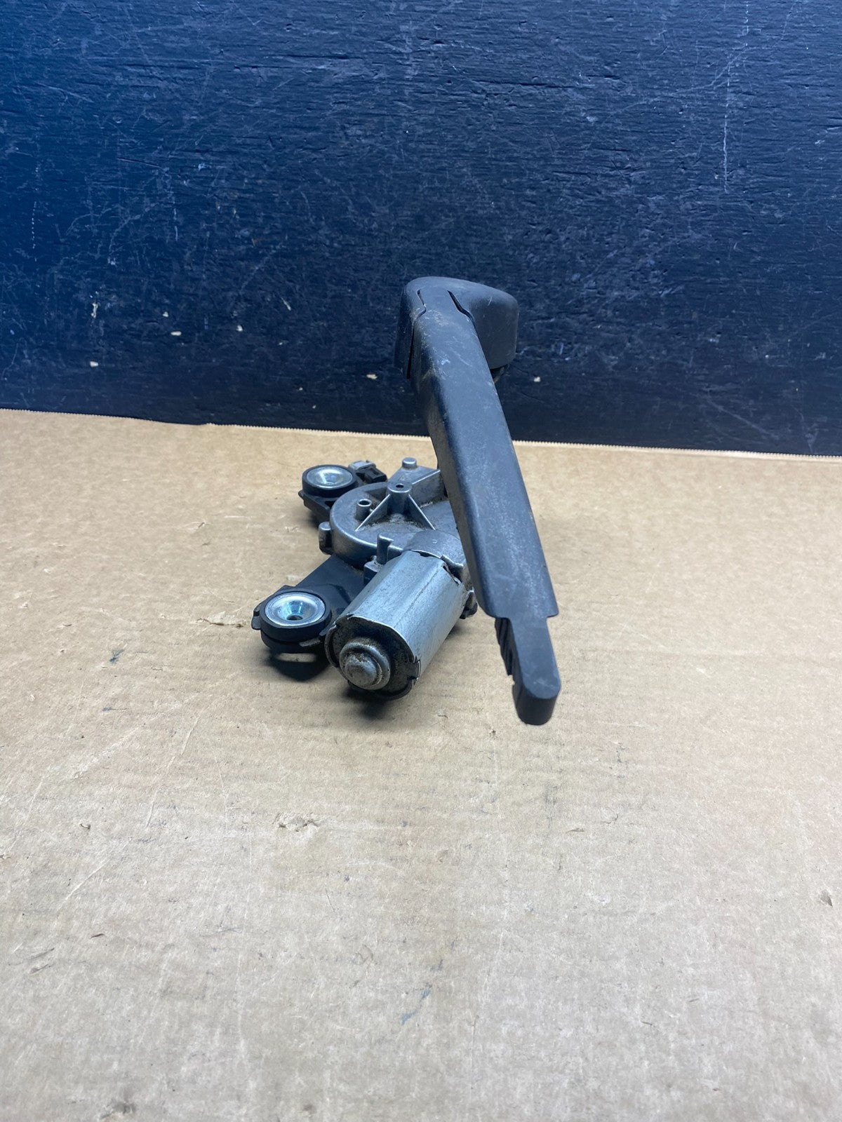 2012 to 2014 Ford Focus Rear Windshield Wiper Motor BV61-17K441-AA AF6599 DG2