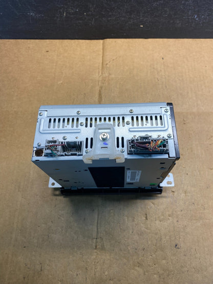 2003 - 2010 Lincoln Town Car AM/FM Radio CD Player AD3644 DG5