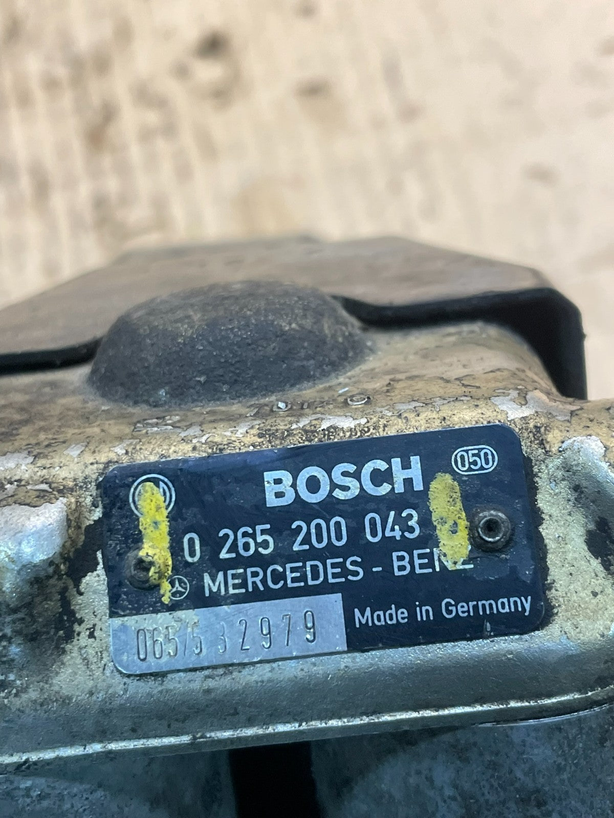 1986 - 1991 Mercedes 300SEL 300SE ABS Anti Lock Brake Pump Module U9126 DG6