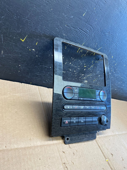 2005 to 2007 Ford Freestyle Montego Climate Control Radio Bezel Trim aa4870 DG2