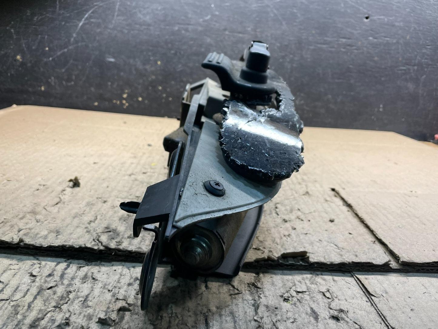 2003 to 2008 Ford Expedition Navigator Rear Windshield Wiper Motor V9200 DG4