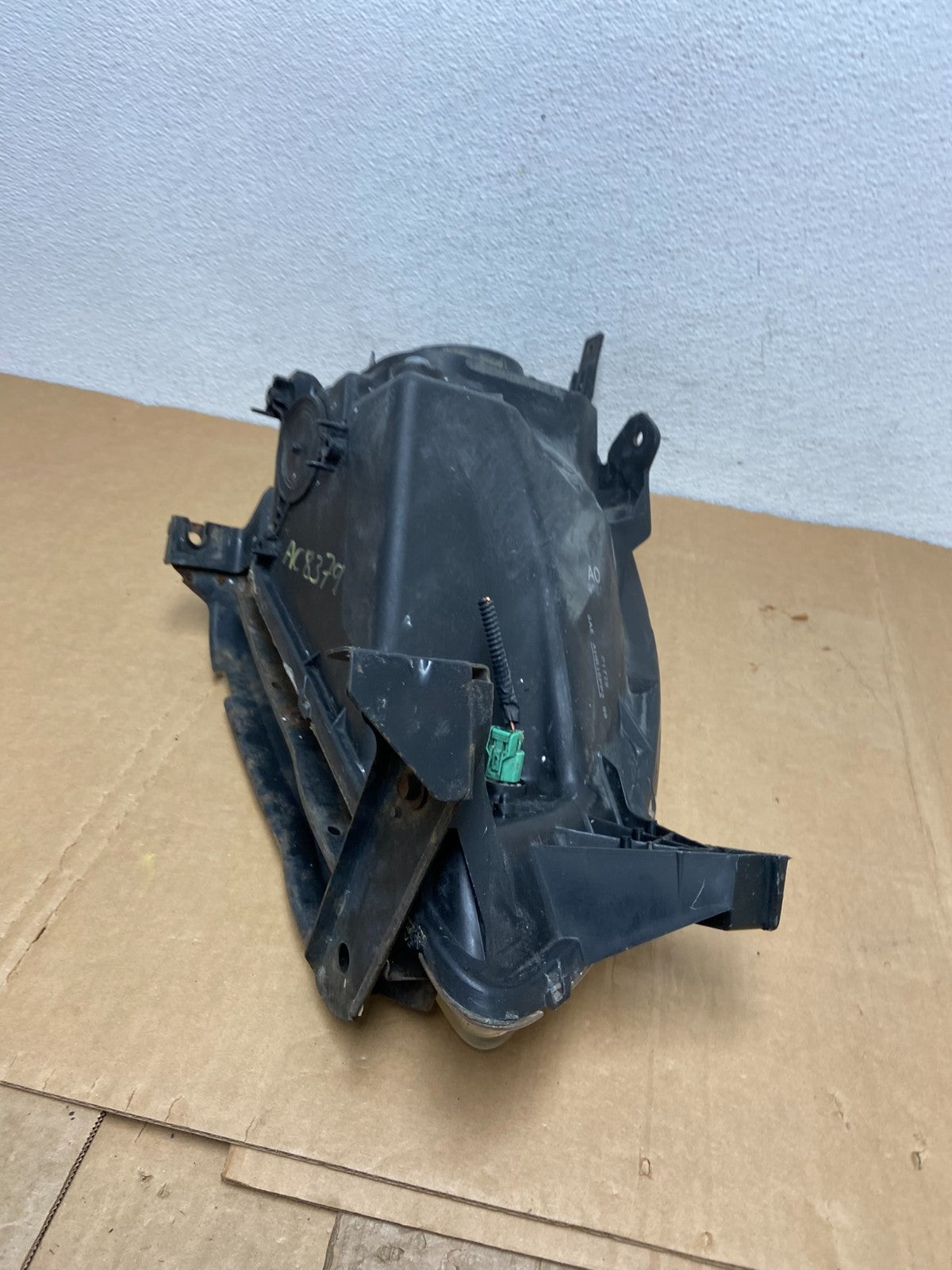2002 to 2004 Honda Crv Cr-v Left Driver Halogen Headlight AC8379 DW6