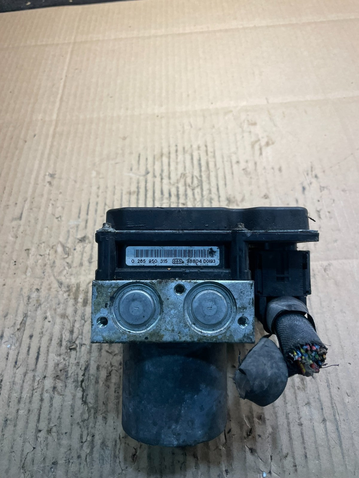 2004 to 2005 BMW 525i ABS Anti-Lock Brake Pump 6758743 X8798 DG1