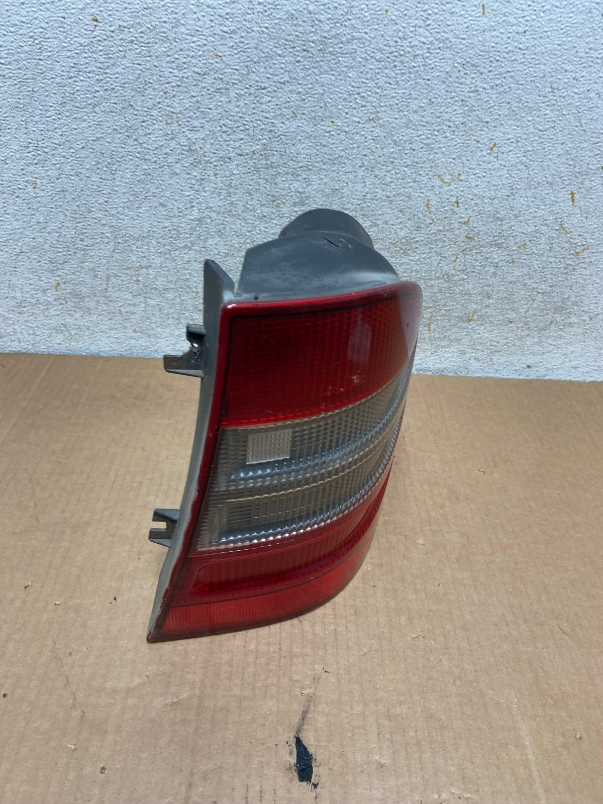 1998 to 2001 Mercedes ML320 ML-Class Right Passenger Rh Tail Light AI8411 LK2