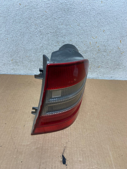 1998 to 2001 Mercedes ML320 ML-Class Right Passenger Rh Tail Light AI8411 LK2