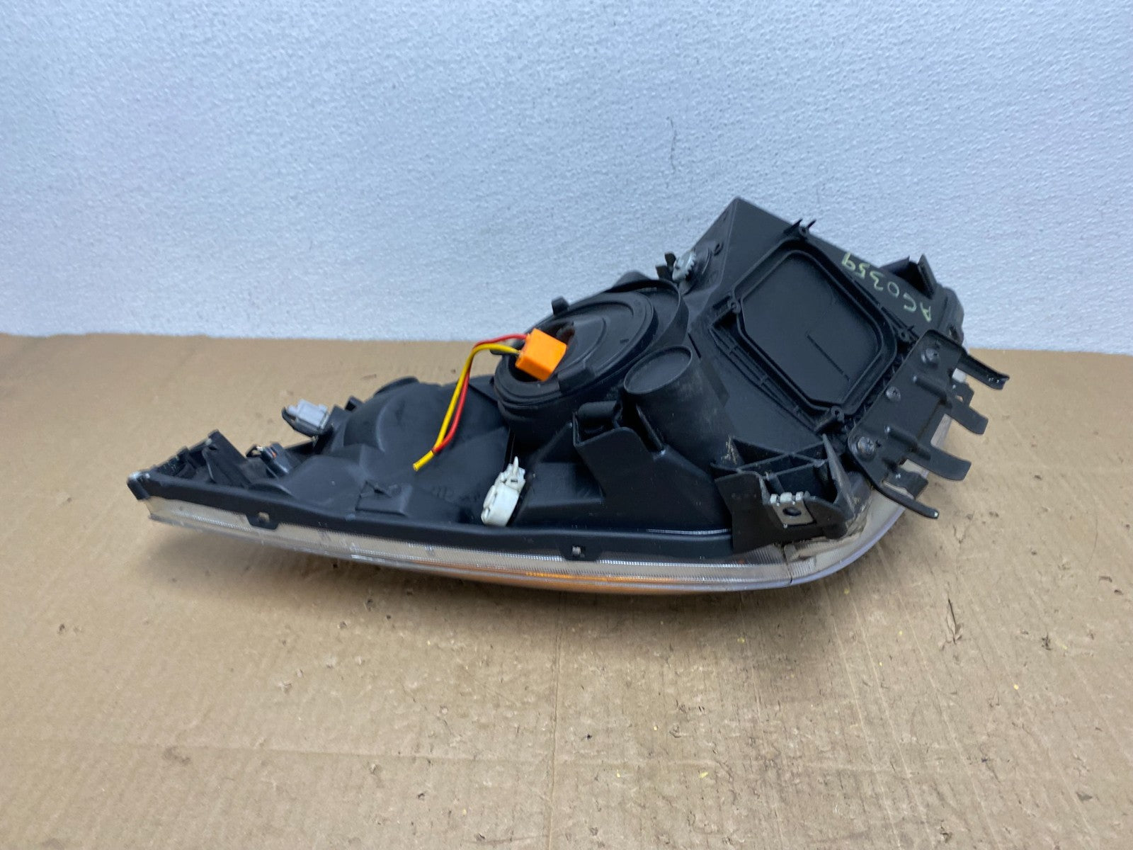 2006-2009 Toyota Prius Left Driver LH Side Blue Headlight Halogen AC0359 DW8