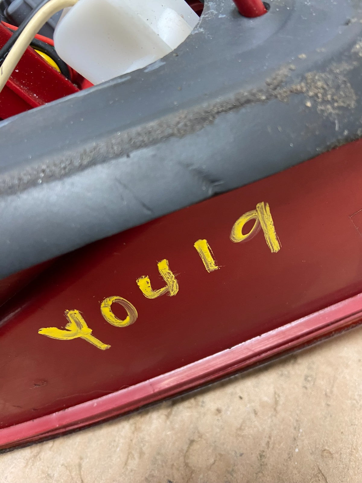 2004 to 2008 Suzuki Forenza Right Passenger RH Side  Tail Light Y0419 GD7