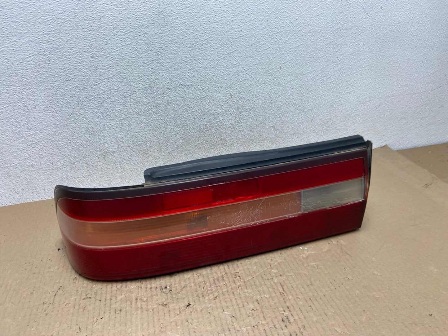 1995 1996 Lexus ES300 Left Driver LH Side Tail Light AE7111 LK0