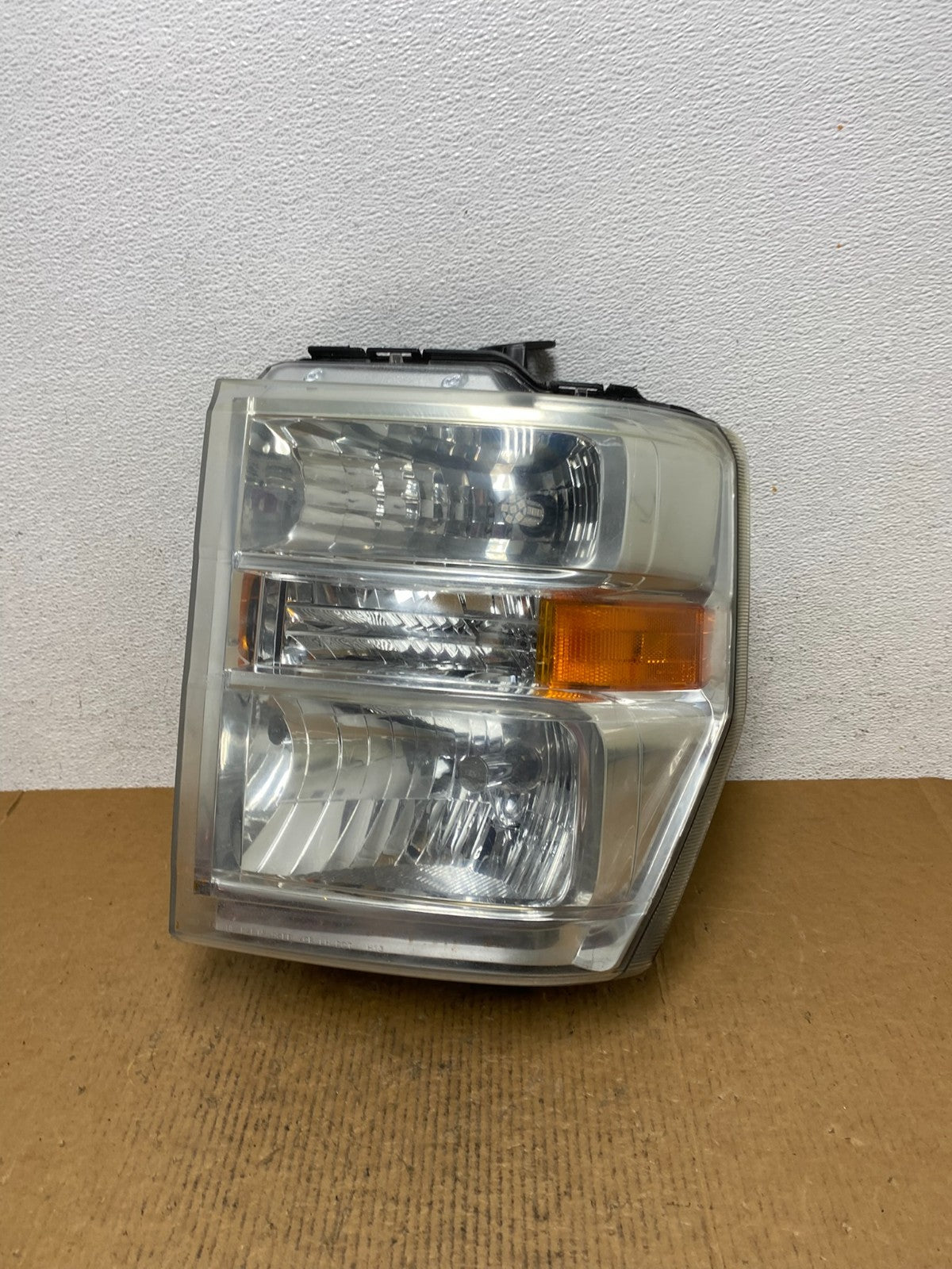 2008-2014 Ford Econoline E150 E250 E350 Left Driver LH Headlight AE0611 DW0