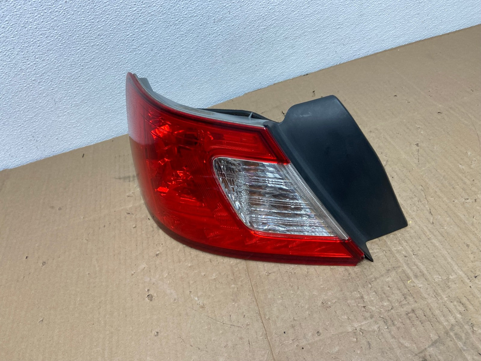 2009 2010 2011 2012 Mitsubishi Galant Left Driver LH Tail Light Oem AB8354 LK1