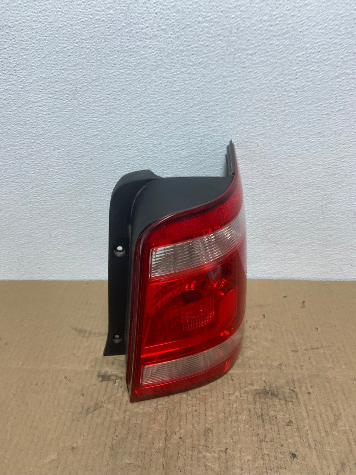 2008 to 2012 Ford Escape Right Passenger RH Side Tail Light AB8282 LK2