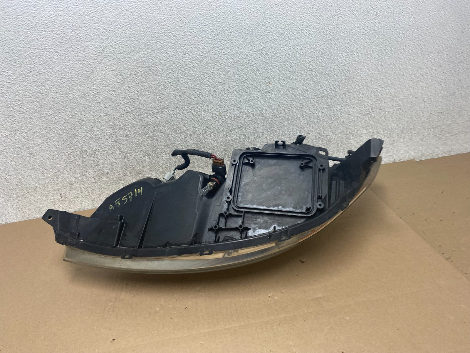 2006 to 2010 Toyota Sienna Right Passenger Rh Side Headlight Halogen AG5714 DW10
