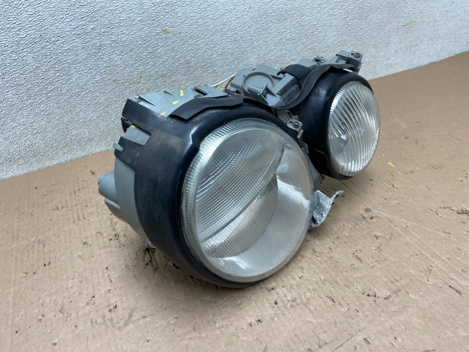 2000-2002 Mercedes E E320 E430 Right Passenger Xenon HID Headlight OEM Y0308 DG2